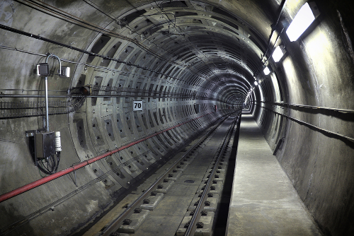 Railway Tunnel with TETRA Optical Repeater Railway Tunnel with TETRA Optical Repeater